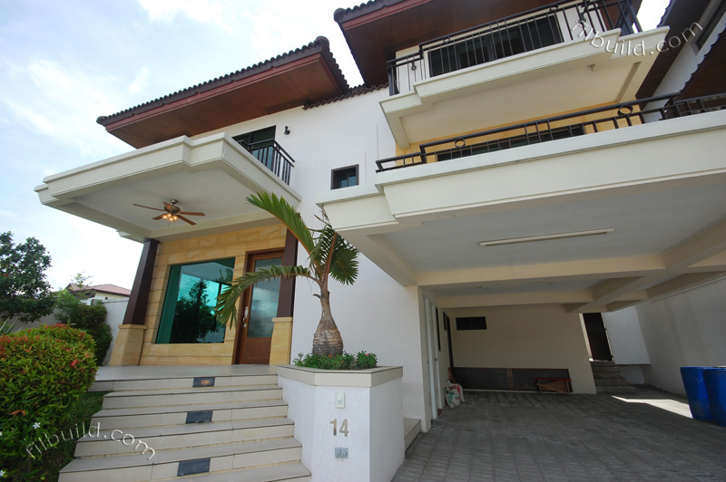 Real Estate Muntinlupa City, Philippines 4 Bedrooms Ready-For-Occupancy Home For Sale