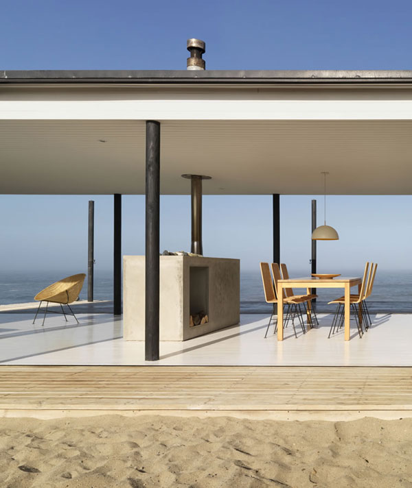 Modern Architecture Home by the Sea